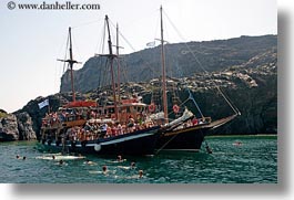 images/Europe/Greece/Santorini/Caldron/crowded-boat-n-swimmers-2.jpg