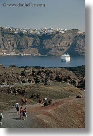 images/Europe/Greece/Santorini/Caldron/hikers-n-cruise-ship-2.jpg