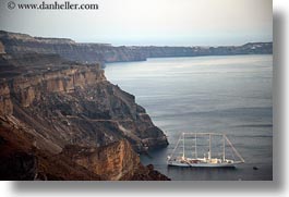 images/Europe/Greece/Santorini/Scenics/cliffs-n-cruise-ship.jpg