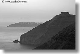 images/Europe/Greece/Santorini/Scenics/rocky-cliffs-into-ocean-bw.jpg