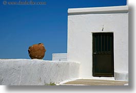 images/Europe/Greece/Tinos/Buildings/white_wash-bldg-w-terracotta-pot.jpg