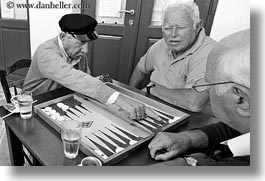 images/Europe/Greece/Tinos/People/old-men-playing-backgammon-bw.jpg