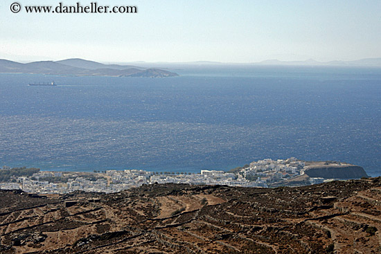 tinos-town-n-ocean.jpg