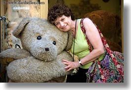 images/Europe/Hungary/BR-Group/AngelaLoRe/angela-n-big-teddy-bear.jpg