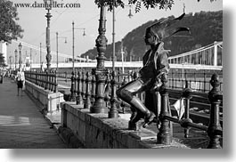 images/Europe/Hungary/Budapest/Art/little-princess-sculpture-3-bw.jpg