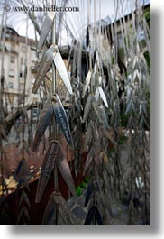 images/Europe/Hungary/Budapest/Buildings/Synagogue/Misc/steel-tree-of-life-4.jpg