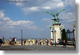 images/Europe/Hungary/Budapest/CastleHill/turul-eagle-n-group.jpg