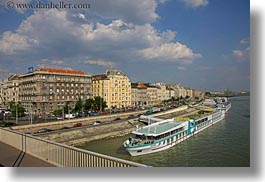 images/Europe/Hungary/Budapest/Danube/danube-river-n-tourist-boat.jpg