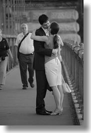 images/Europe/Hungary/Budapest/People/Couples/couple-kissing-on-bridge-bw-2.jpg