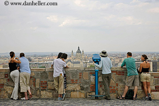 couples-overlooking-cityscape-04.jpg