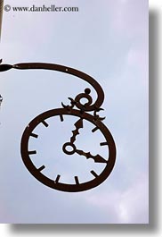 images/Europe/Hungary/Tarcal/Signs/iron-clock-n-sky.jpg