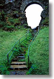 images/Europe/Ireland/CausewayCoast/dunluce-stairs.jpg