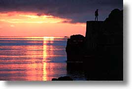 images/Europe/Ireland/CausewayCoast/sunset-cliff-b.jpg