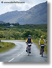 images/Europe/Ireland/Connemara/Bikers/jill-patsy-N.jpg