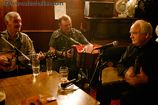 pub-musicians-1.jpg