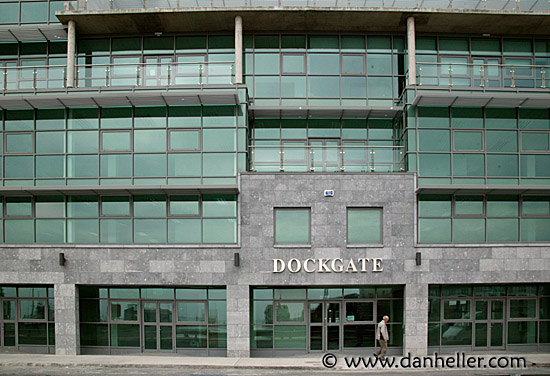 dockgate-bldg.jpg