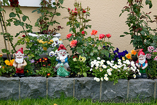 garden-gnomes.jpg