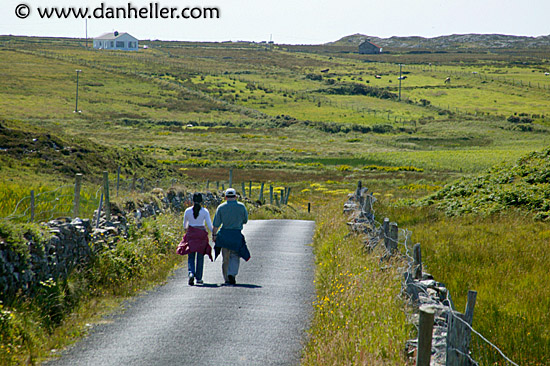 hiking-couple-2.jpg