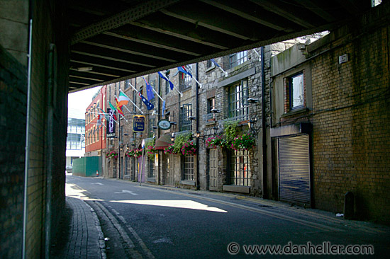 underbridge-shops.jpg