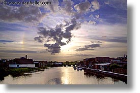 images/Europe/Ireland/Munster/CarrickOnSuir/river-sunset.jpg