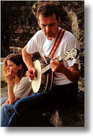 images/Europe/Ireland/Munster/MoherCliffs/banjo-player.jpg