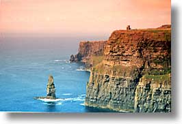 images/Europe/Ireland/Munster/MoherCliffs/obriens-tower-c.jpg