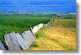 images/Europe/Ireland/Munster/MoherCliffs/stone-fence.jpg