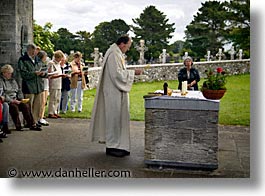 images/Europe/Ireland/Shannon/Clonmacnois/clonmacservice-2.jpg