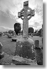 images/Europe/Ireland/Shannon/Graves/terryglass-grave-1.jpg