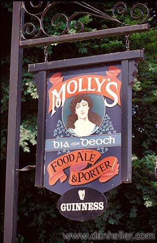 mollys-pub.jpg