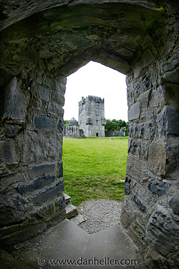 aughnanure-castle-04.jpg