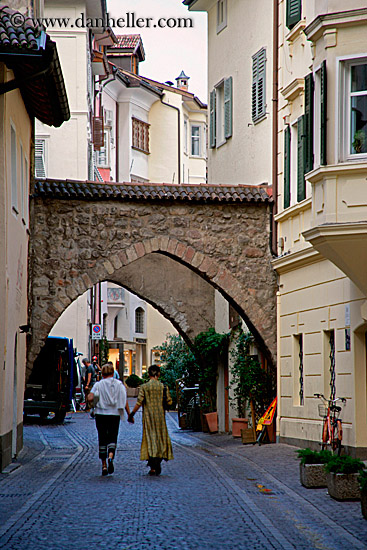 bolzano-arches-06.jpg