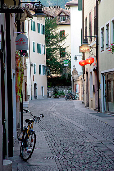 bolzano-bicycles-06.jpg