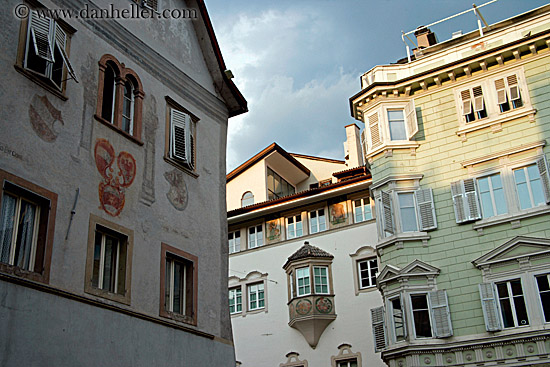 bolzano-bldgs-01.jpg