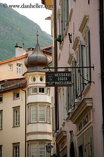 bolzano-bldgs-07.jpg