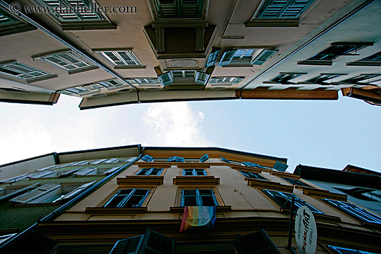 upwards-view-bldg-3.jpg