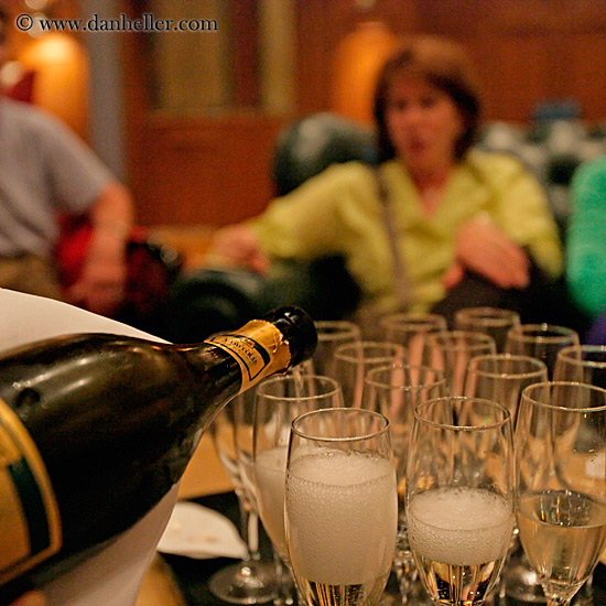 pouring-champagne-1.jpg