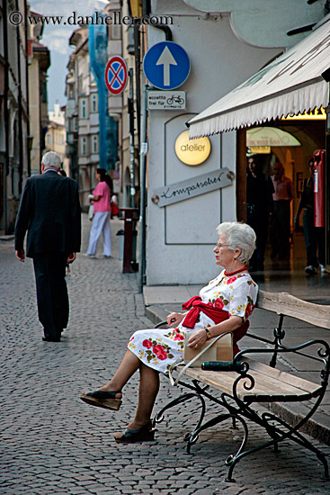 old-woman-on-bench-2.jpg