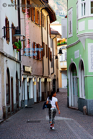 pedestrians-in-street-01.jpg