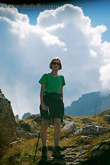 linda-hiking-2.jpg