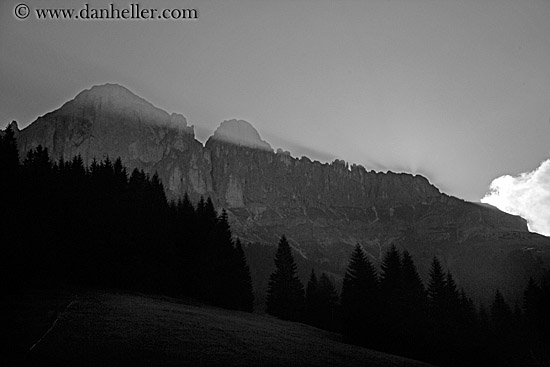 latemar-dawn-1-bw.jpg