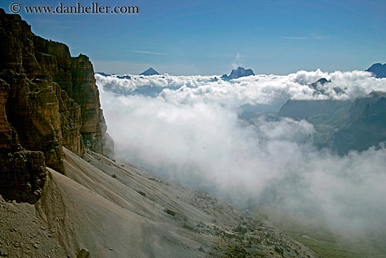 latemar-rim-n-clouds-01.jpg