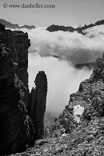 latemar-rim-n-clouds-03.jpg