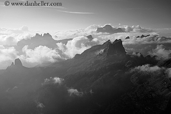 layered-mtns-16-bw.jpg