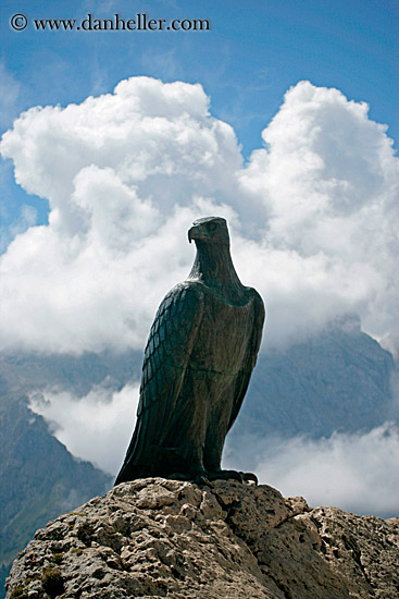 eagle-statue-1.jpg