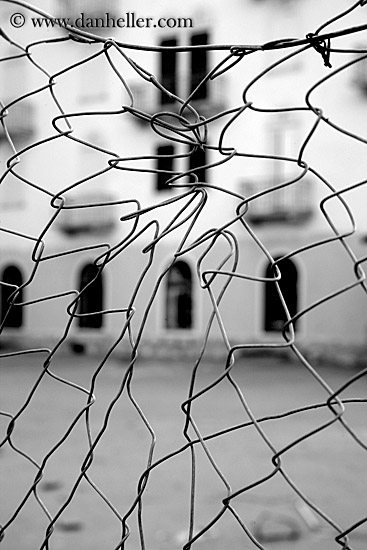 wire-fence-kink-bw.jpg