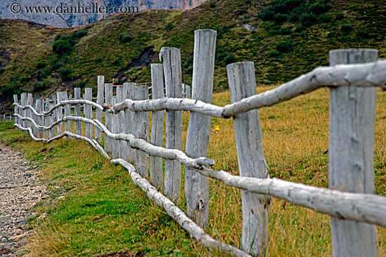 long-wood-fence.jpg