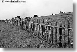 images/Europe/Italy/Dolomites/Nature/old-wood-fence-bw.jpg