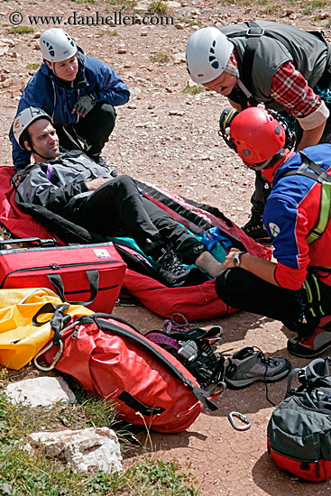 injured-hiker-help-3.jpg