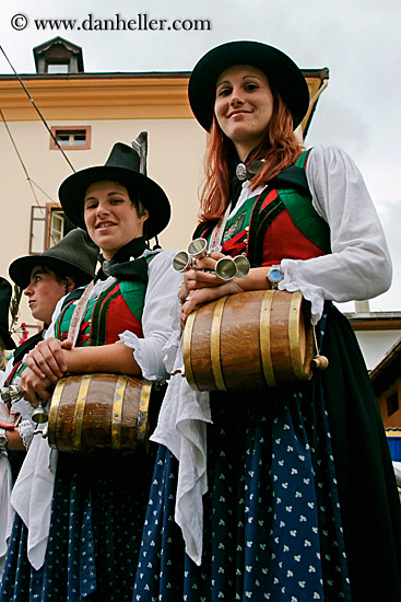 barrel-girls-1.jpg